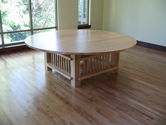 Maple table round